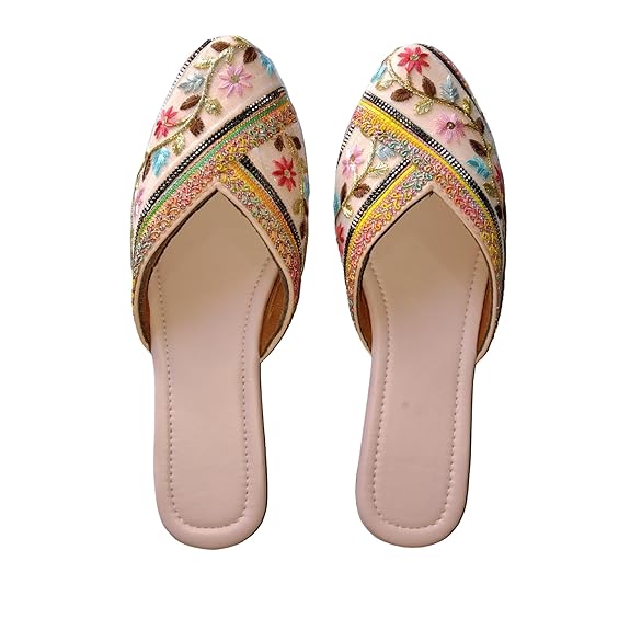 Women's Embroidered Floral Juttis